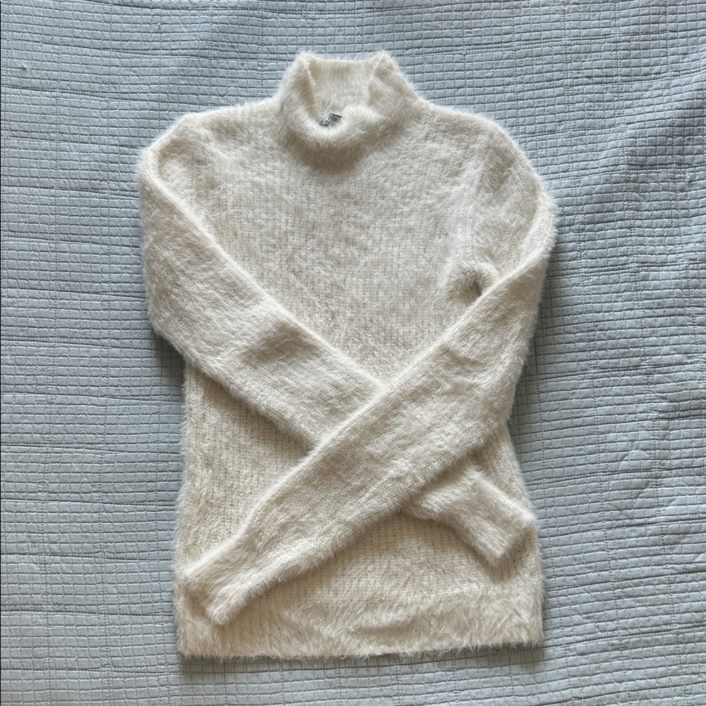 Elegant White Women's Sweater